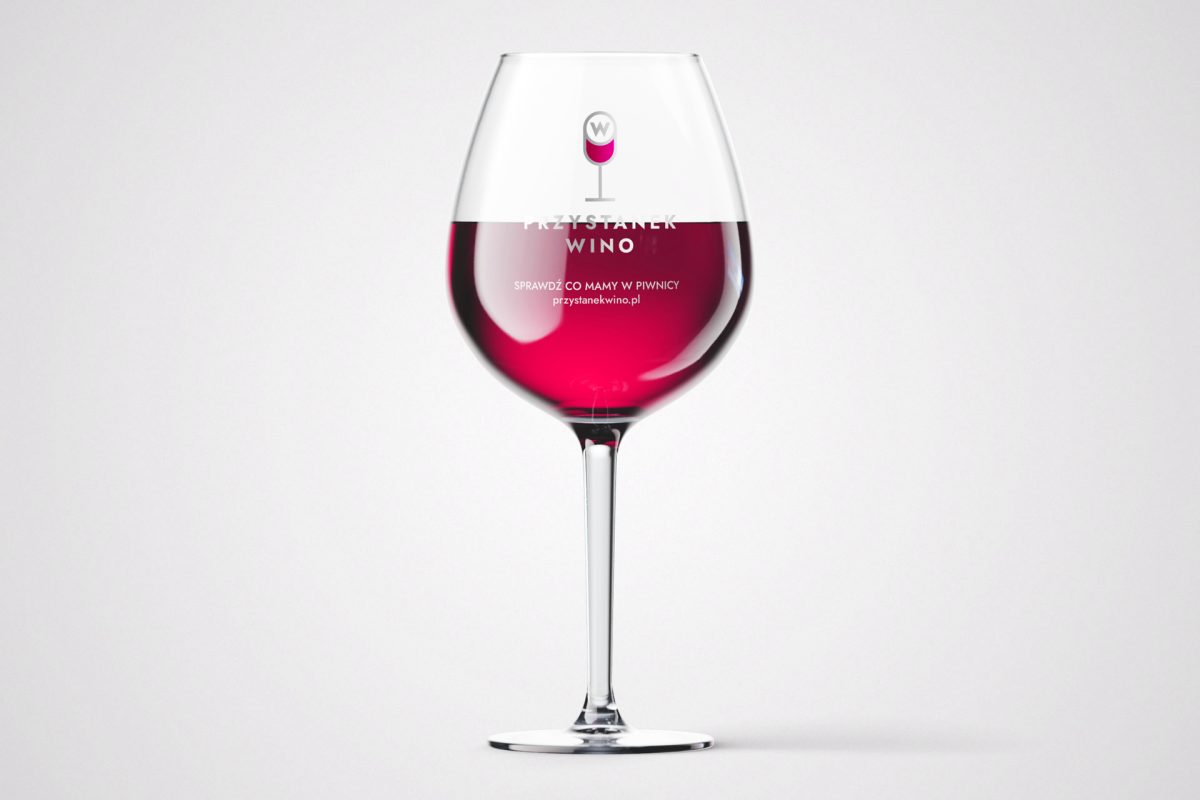 Wine_Glass_Mockup